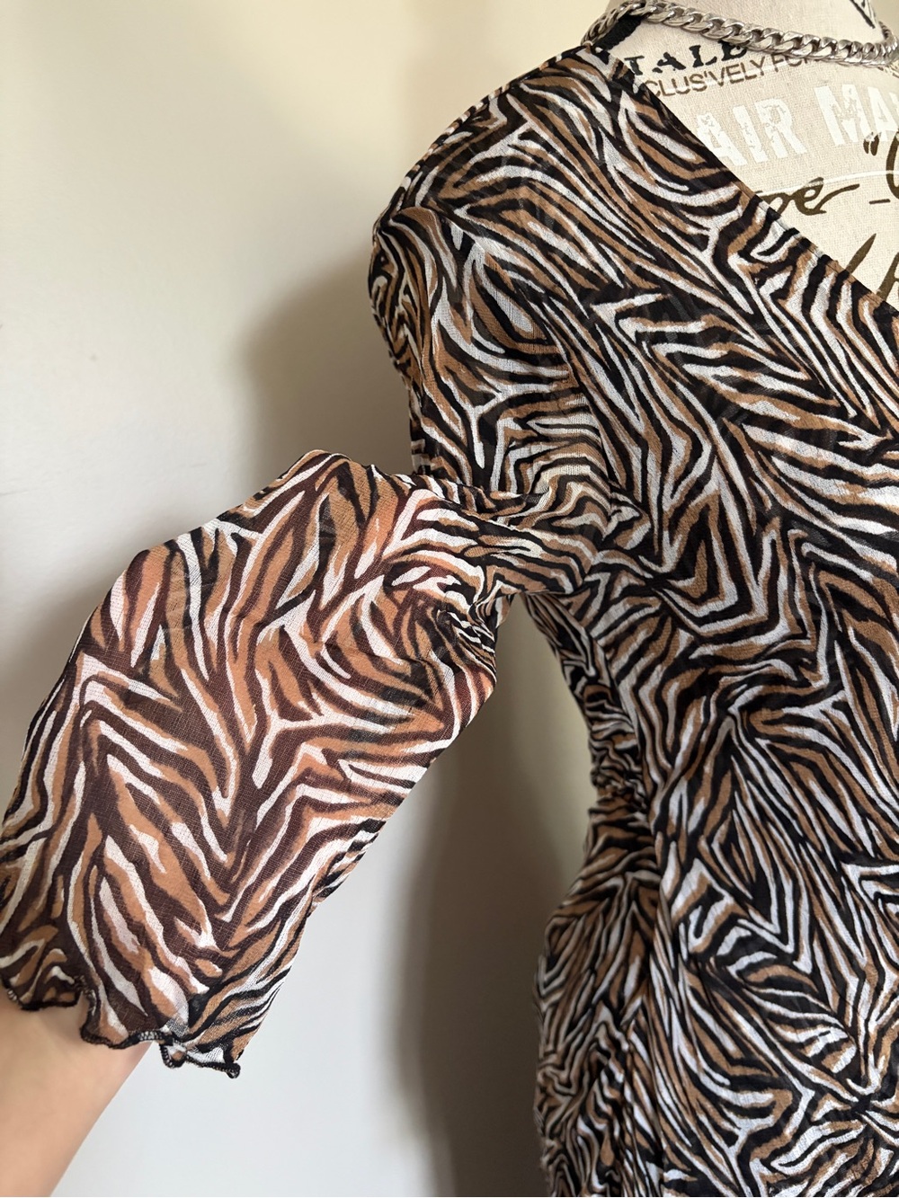 Y2K 100% Silk Tan Zebra Print Tie Back V-Neck Blouse | 2000s Luxury Office Siren - Picture 3 of 13